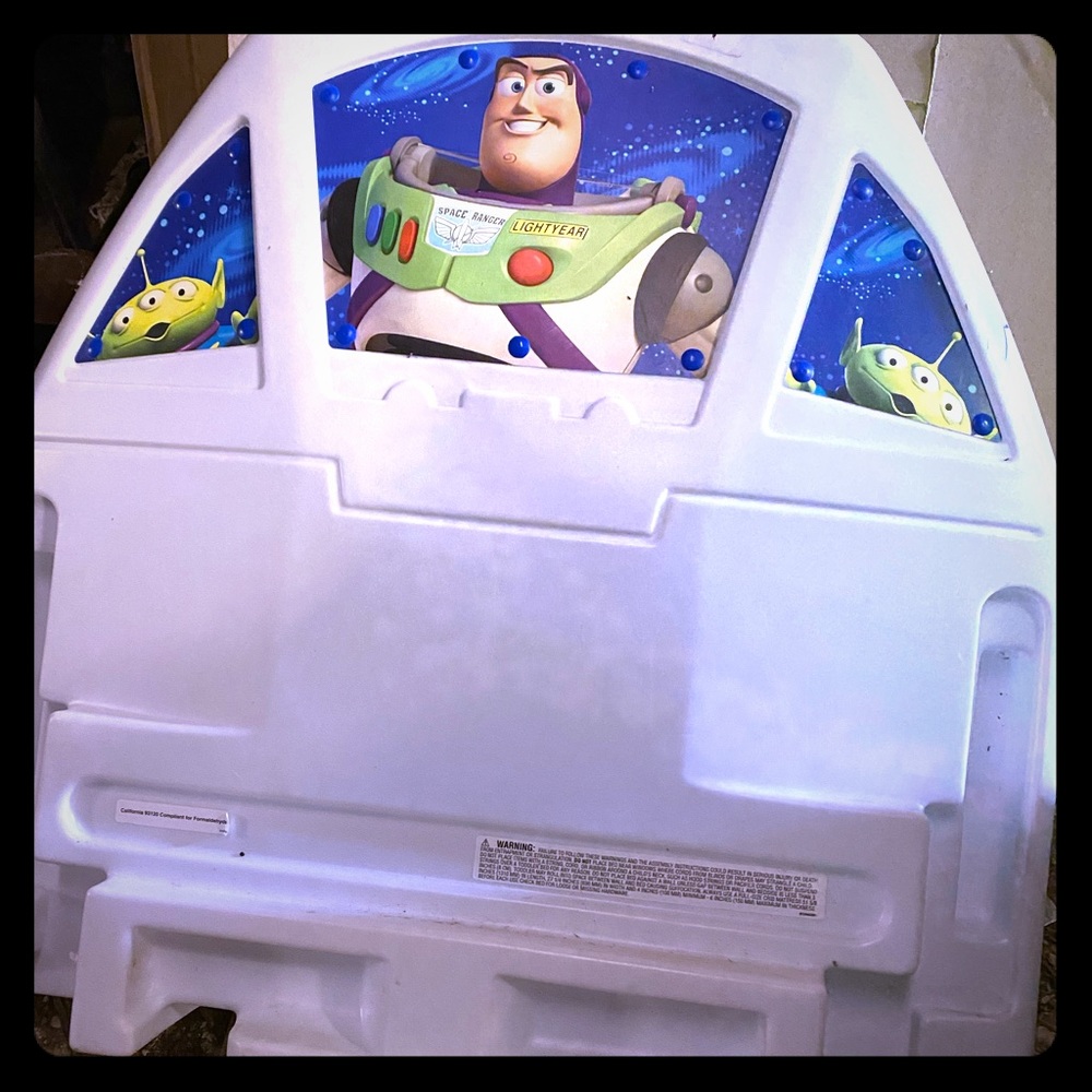 Toddler bed